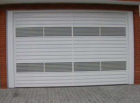 grade com chapa dobrada e tubo horizontal